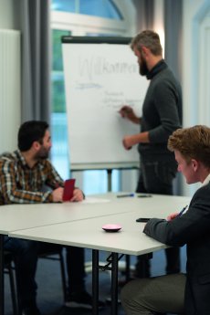 mti04bk_meeting time_Troika(12).jpg