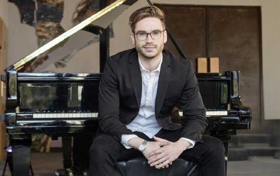 Rote_Rosen_Gerd_Natschinski_©Felix Natschinski_1000x630px.jpg