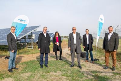 Rainer Burelbach, Bürgermeister Stadt Heppenheim; Christian Engelhardt, Landrat Kreis Bergstraße; Susanne Schäfer, Bereichsleiterin Marketing & Kommunikation GGEW AG; Carsten Hoffmann, Vorstand GGEW AG; Florian Grob, Bereichsleiter Erneuerbare Energien GGEW AG; Rolf Richter, Bürgermeister Stadt Bensheim (v.l.)