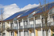 Doppel-Kraftwerke auf dem Dach: Solarthermie und Photovoltaik mit und ohne Energiespeicher bleiben auch weiterhin mit KfW-Kreditprogrammen attraktiv
