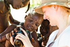 Foto Nr. 361: In Namibia führt die neue Radroute durch typische Damaradörfer