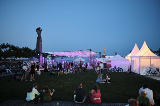 Konstanz-Bodenseewoche-Musik-DJ-Menge-02_Copyright_MTK-Philipp-Uricher.jpg