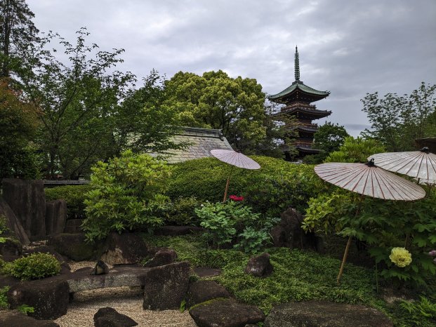 Peony Garden at Ueno Parc 3_c_Karawane.jpg