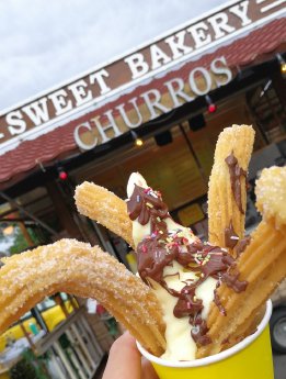 Churros mit Softeis_Copyright_Lars Binder.jpg