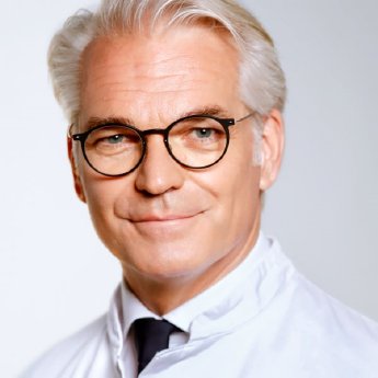 akk-563-3469-prof-marco-niedergethmann-ca-allgemein--viszeralchirurgie-qw__1_.jpg