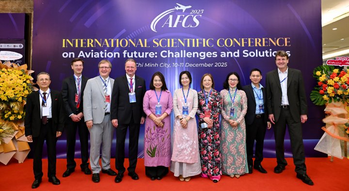 Delegation der Hochschule Worms auf internationaler Luftfahrtkonferenz in Vietnam
