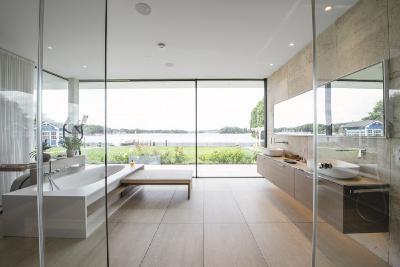 Moderner Bungalow mit viel Glas
