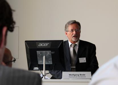 Wolfgang Bode betreut die Masterstudierenden am Standort Osnabrück