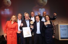 Freude über den BaustoffMarkt Award 2025: Die Ardex GmbH wurde erstmals mit der renommierten Auszeichnung geehrt.