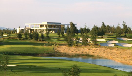 Vietnam_clubhouse-pic-from-15th-hole.jpg