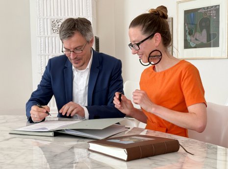 Markus Wener, Geschäftsführer der Berthold Leibinger Stiftung und Dr. Barbara M. Eggert, Rektori.jpg