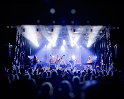 The Rubettes feat. Bill Hurd - press photo (3).jpg