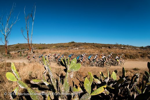 20120328-120328_RSA_CapeEpic_stage3_Robertson_Caledon_big_group_gravelroad_cactus_by_Maasew.jpg