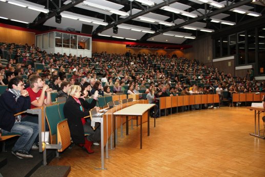 Uni Paderborn - Podiumsdiskussion1 - 16.11.09 - Foto Frauke Döll.jpg