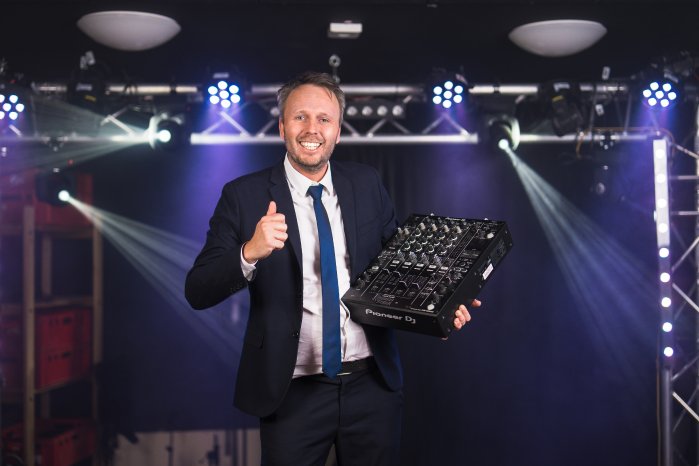 DJ Nils Janssen.jpg