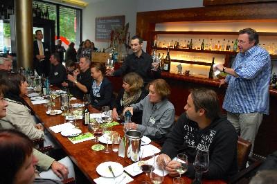 Super Stimmung bei der Eröffnung der WeinEntdeckerwoche in Rusts Weinbar, Foto: www.deutscheweine.de