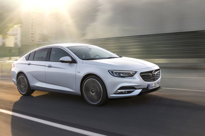 Opel-Insignia-Grand-Sport-304398_1.jpg
