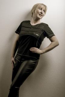 Geschäftsführerin Gabriele Renner mit slimCOOL T-Shirt