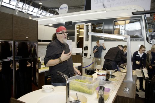 Tolle Kochshow von Stefan Marquard auf dem Concorde Stand während der CMT 2017_Foto Thomas .jpg