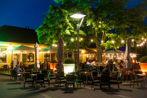 Konstanz-Wirtekreis-Restaurant-Hafenmeisterei-Terrasse-Biergarten-Abend-01_Copyright_MTK-Ch.jpg