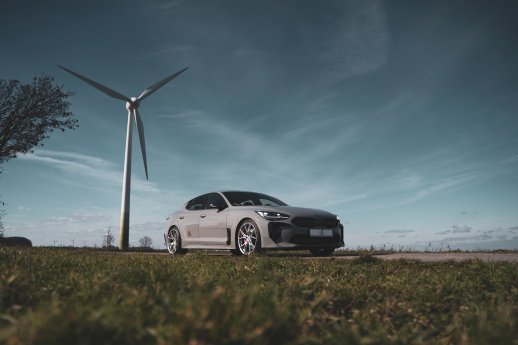 Kia Stinger Barracuda Inferno Silber 4.jpg