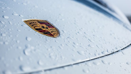 Porsche-Laurent Schmidt-Pixabay.jpg