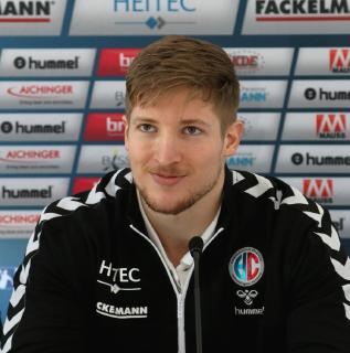 Jan Schäffer HC Erlangen freut sich auf seinen ersten Einsatz / Foto: HJKrieg, hl-studios, Erlangen