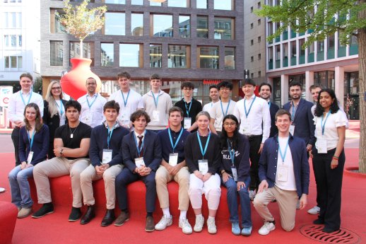 Gruppenfoto_alle_zusammen_EO_2025__1_.JPG