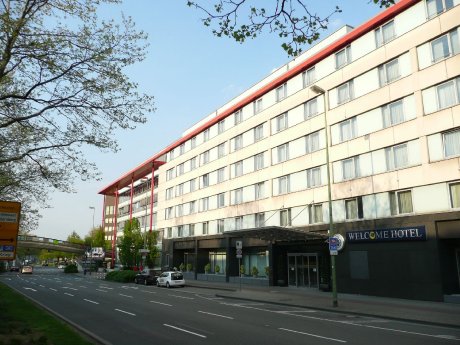 Büro- und Hotelkomplex Schützenbahn 58-60 Essen.JPG
