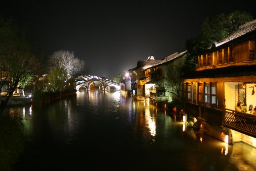 Wuzhen bei Nacht - China Tours.JPG