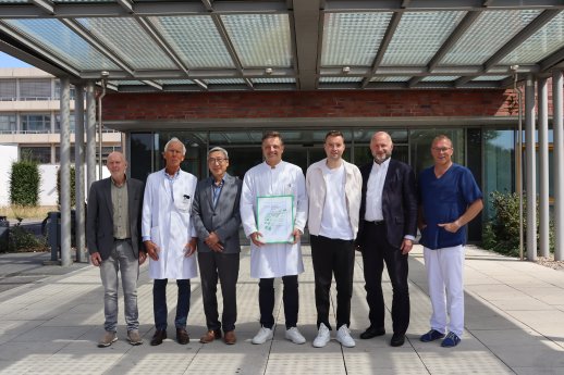 Gruppenbild_Zertifizierung_Gyn._Krebszentrum_Eli.jpg