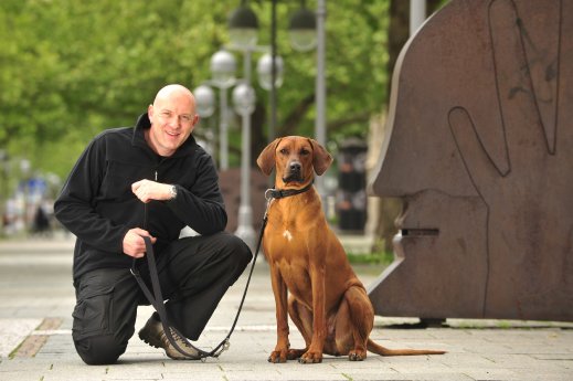 Hundeverhaltenstherapeut und Hundetrainer der AGILA Haustierversicherung Sven Spitzner.jpg