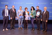 Landessieger der Region auf der Bühne in Heilbronn: (von links) PLW-Beauftragter Alexander Dirks, Präsident der Handwerkskammer Heilbronn-Franken Ulrich Bopp, Marvin Klare, in Vertretung von Ingo Baumeister seine Mutter, Heike Dietrich, Christoph Nitzsche und Dr. Harry Brambach, Vizepräsident des Baden-Württembergischen Handwerkstags (BWHT) / Bild: Foto Haass, Silke Koska