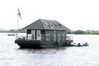 Hausboot in Friesland.jpg
