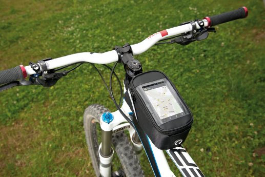 NC-2209_6_PEARL_Universelle_Fahrradtasche_fuer_Smartphones_bis_5.2.jpg
