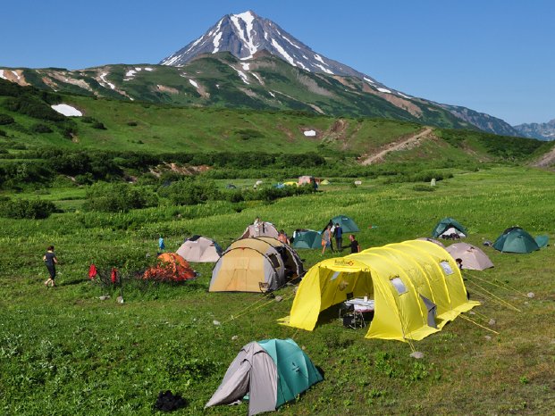 Kamtschatka_Camp_near__Gorely_volcano.jpg