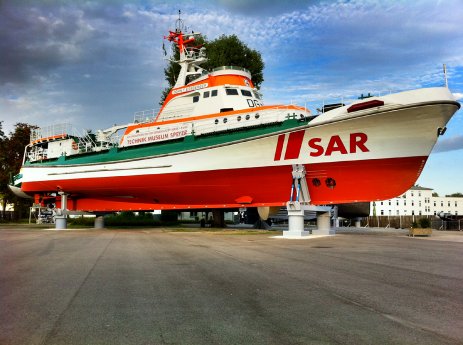 Seenotkreuzer John T Essberger 02.jpg