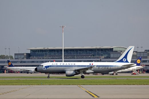 Air France am Hamburg Airport_ Copyright Michael Penner.jpg