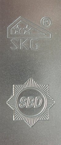 Die SKG- und SBD-Signets lassen die geprüfte Qualität der Winkhaus Sicherheits-Tür-Verriege.jpg