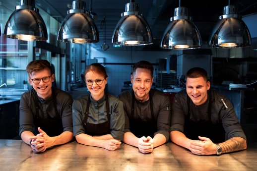 Restaurant Überfahrt_Team_Felix Groetsch_Cornelia Fischer_Marvin Herbert_Timo Beck_Foto Jör.jpg