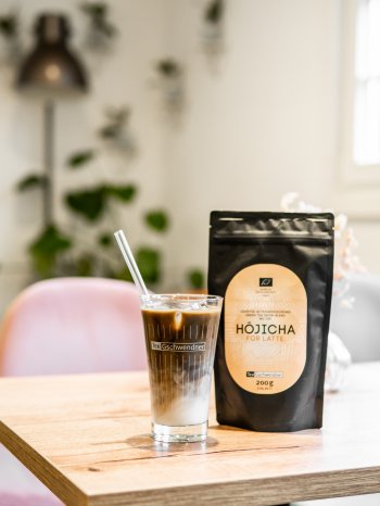 TeeGschwendner_Hojicha-Latte-02.jpg
