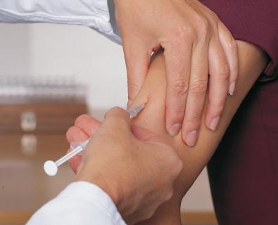 subkutane Behandlung mit Spritze, Quelle: Bencard Allergie GmbH