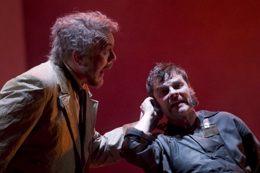 Das Rheingold_HP1_Prmiere 4.5.13_Jürgen Linn (Alberich) & Dan Karlström (Mime)_Foto Tom Sch.JPG