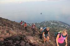 Italien, Aufstieg zum Kraterrand auf Stromboli