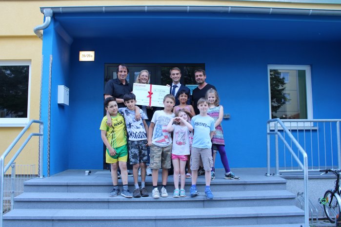 Spendenuebergabe Heinz von Heiden Kinder-und Jugendhaus Bolle.JPG