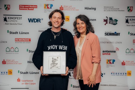 ifs-Student Moritz Maniera Siebert, Regisseur von WILD WILD WESTPHALIA, mit Sonja Hofmann, Leite.jpg