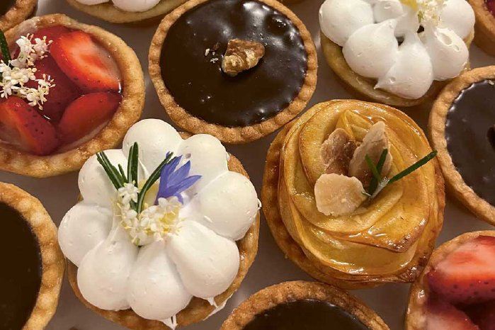 Konstanz-Eugens-Maarons-Bio-Patisserie-Törtchen-09_Copyright_Eugens-und-Maarons-Bio-GmbH.jpg