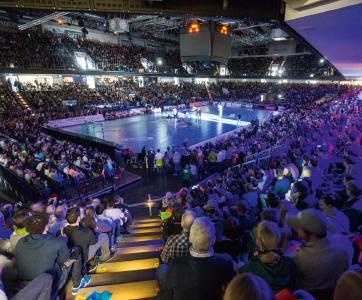 Die HCE-Handballfans freuen sich auf das nächste Heimspiel gegen Lemgo / Bild: Jocki_Foto, Erlangen