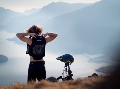 bluegrass-mtb-armour-lite-action5.jpg