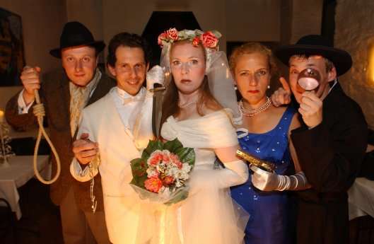 Krimidinner Hochzeit in Schwarz von Jörg Werth.jpg